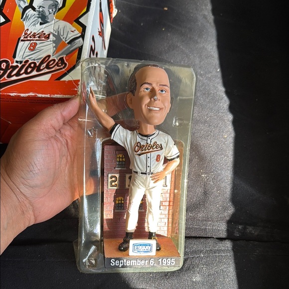 Cal Ripken Orioles Bobblehead - Picture 6 of 9